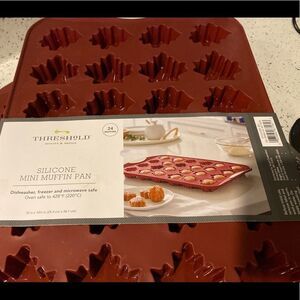 Leaf Shaped Silicone Mini Muffin‎ Pan 24 Muffins🍁